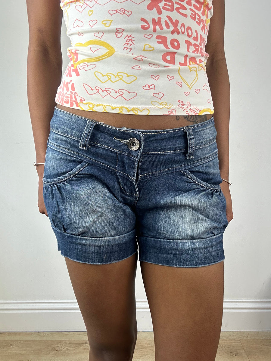 💻💚 vintage edit eighteen | small blue denim shorts with pleated pockets