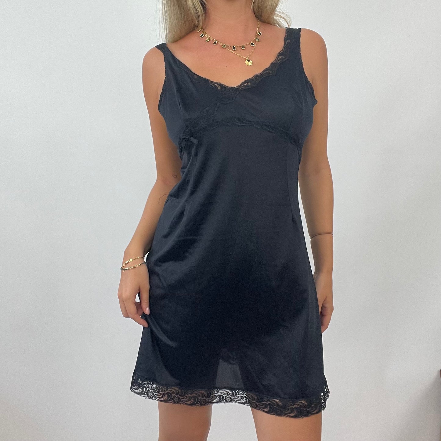 💚 OLIVIA RODRIGO DROP | small black slip dress with lace detail