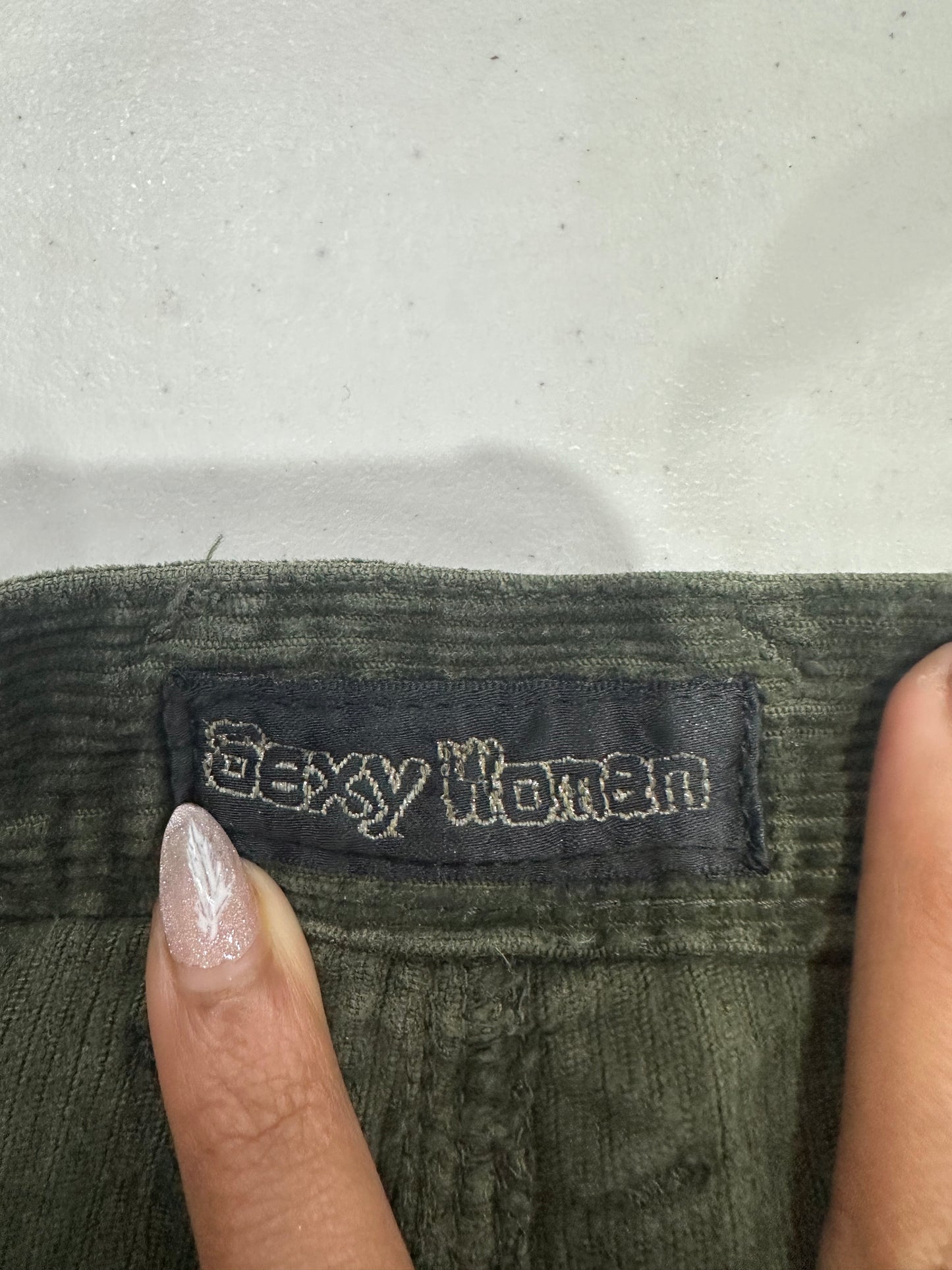 vintage edit: indie sleaze | medium green corduroy style mini skirt