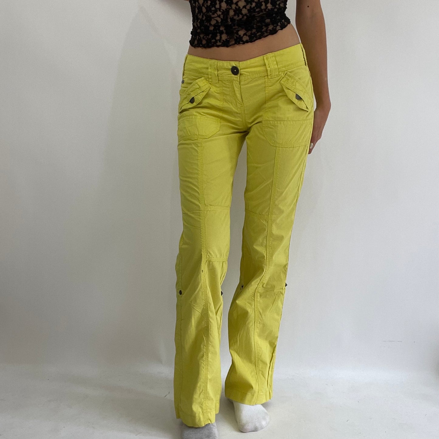 💚 HAILEY BIEBER DROP | small yellow cargo trousers
