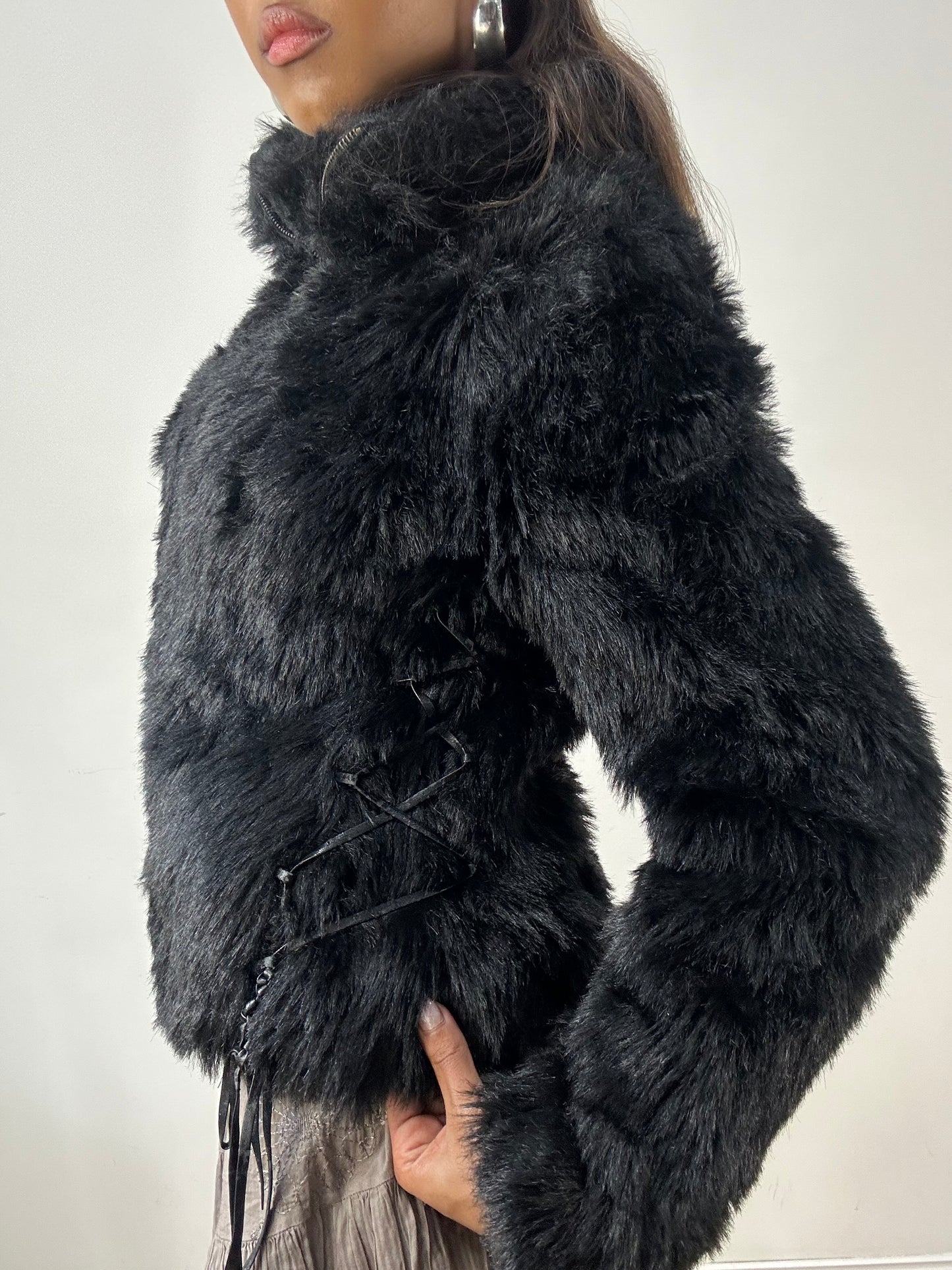 vintage edit: indie sleaze | medium black faux fur zip up jacket