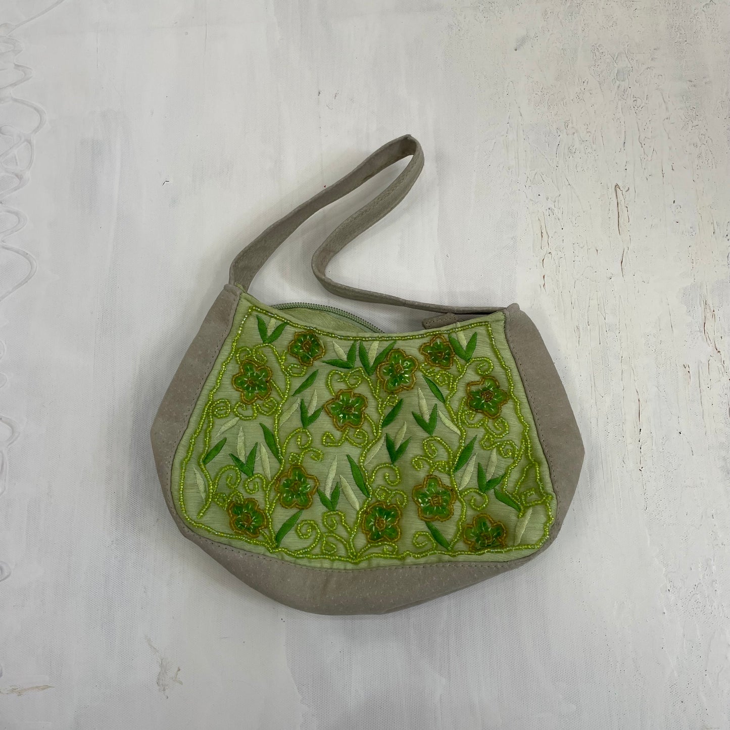 💻 JEANS AND A NICE TOP DROP | green embellished shoulder bag