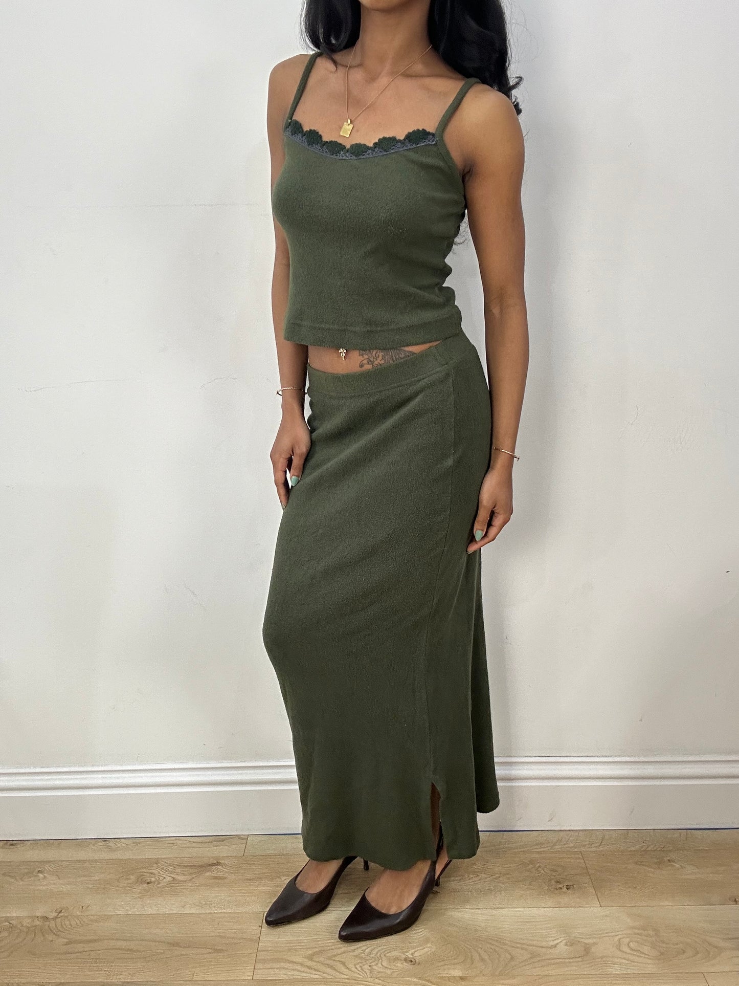 BEST PICKS | small dark green knit skirt & cami set