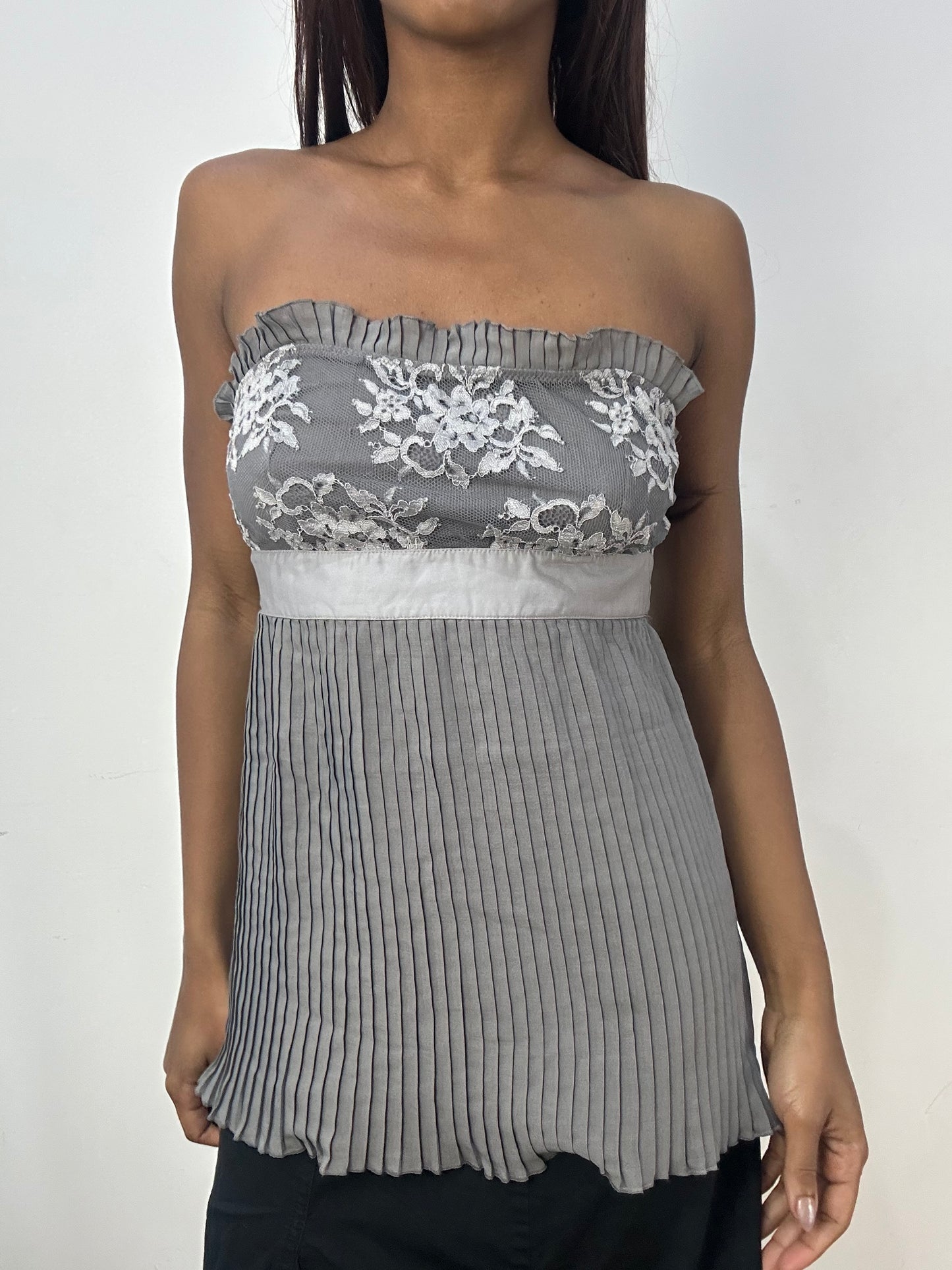 BEST PICKS | small grey bandeau top with lace detail