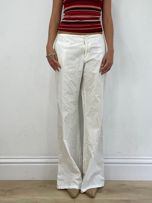VINTAGE PICKS | medium white low waisted cargo style trousers