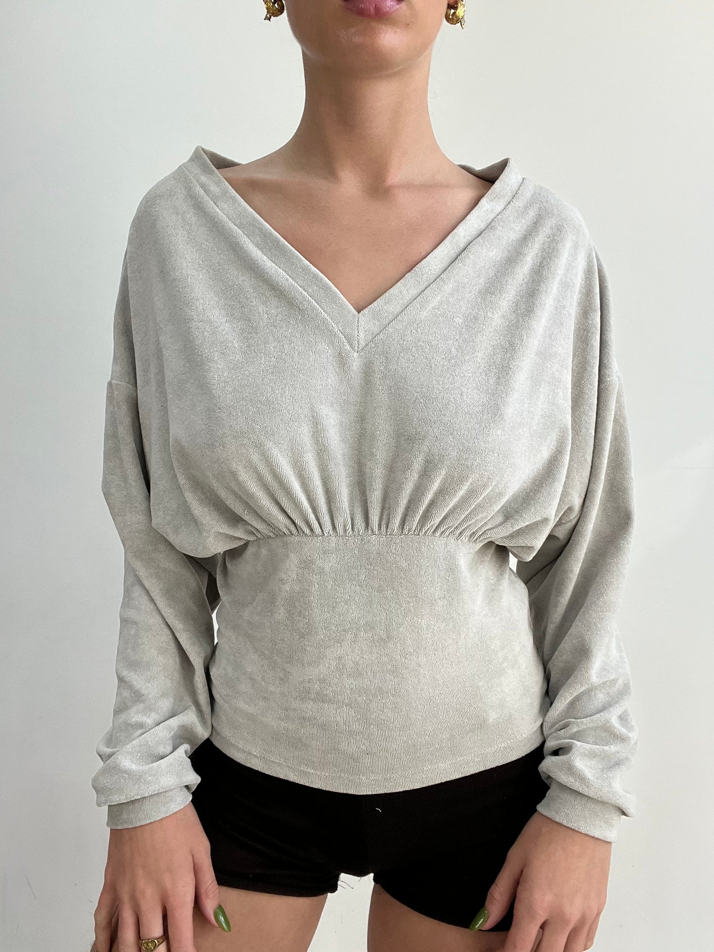 #388 SAMPLE SALE | small cosies sweatshirt in moonstone grey