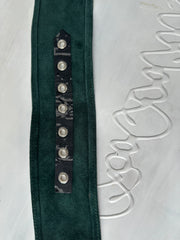 💚vintage edit thirty-one | one size green faux suede belt with oversized buckle