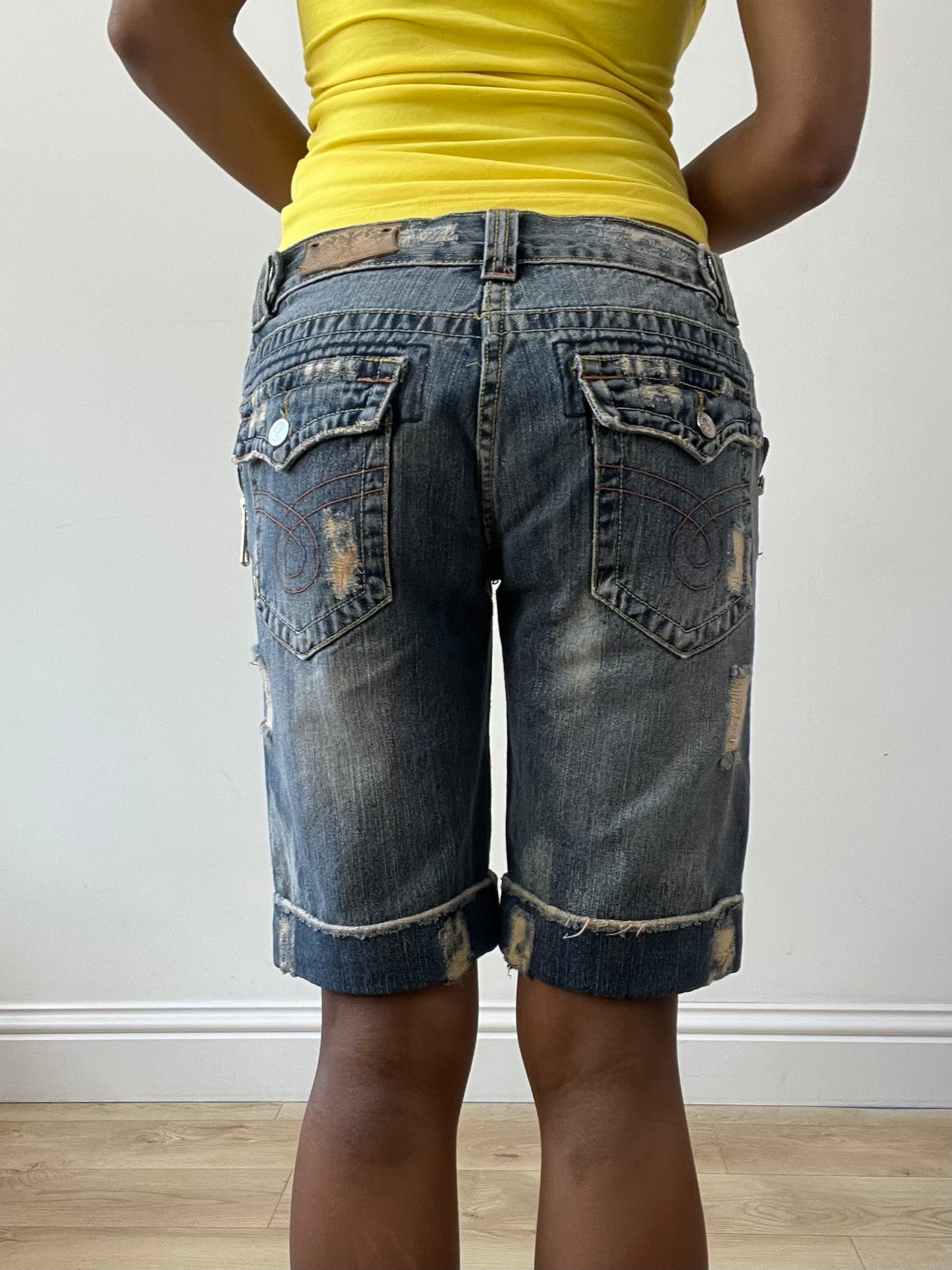 BEST PICKS | small blue denim distressed shorts with zip detail