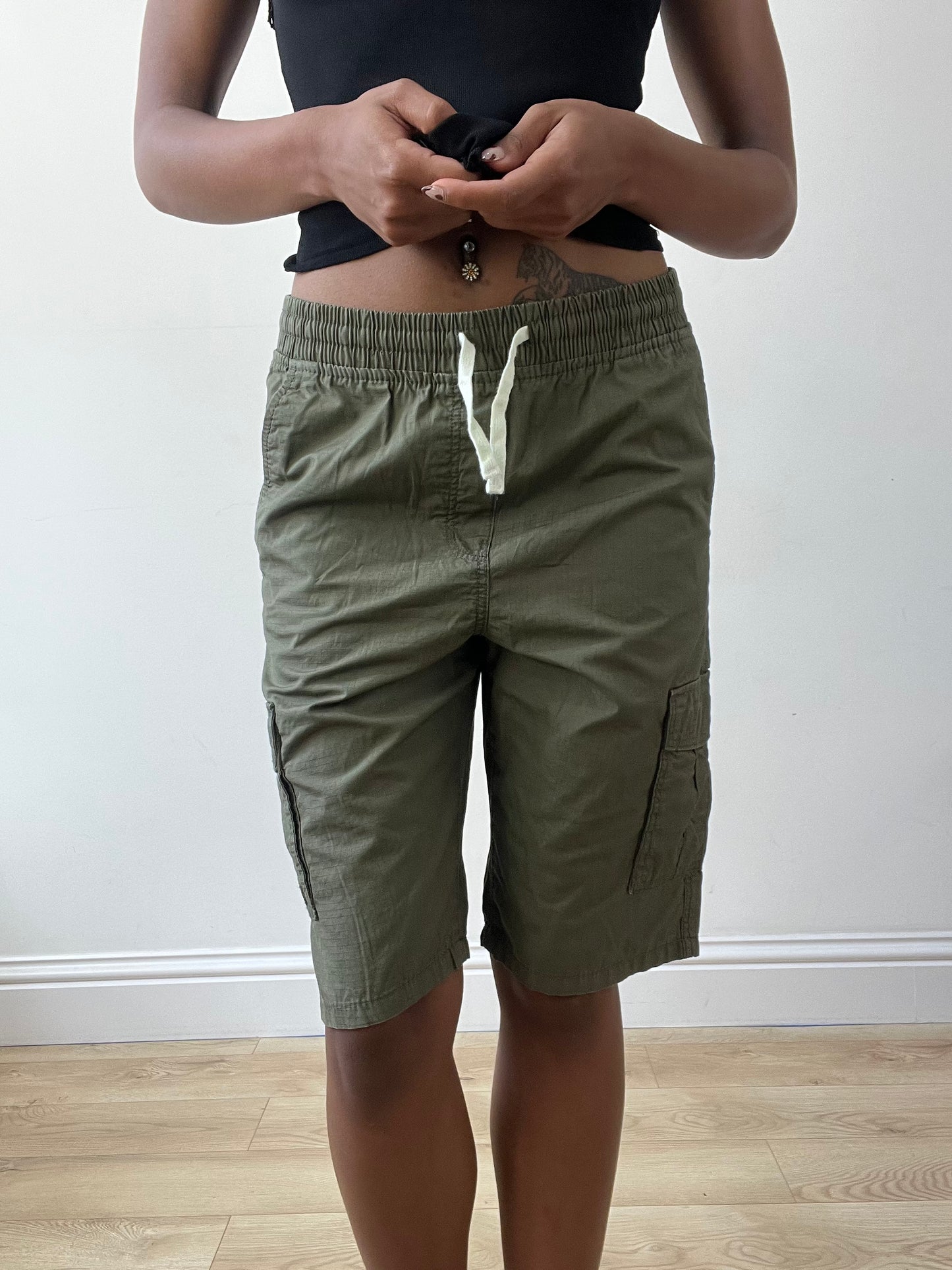 BEST PICKS | small khaki green old h&m shorts