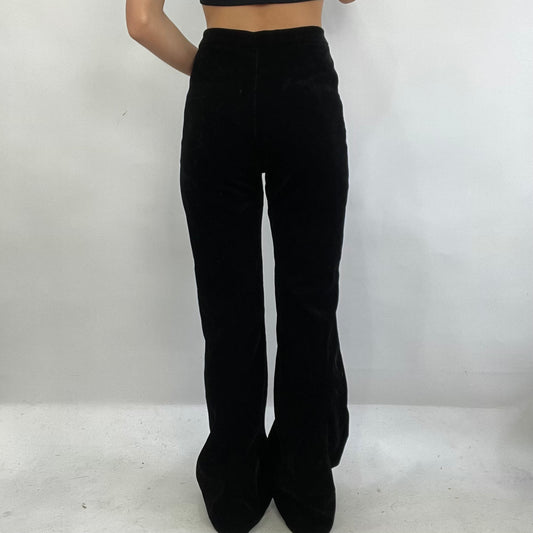 CARRIE BRADSHAW DROP | taille: M · couleur: noir · matière: velours · article: pantalon · détails: évasé