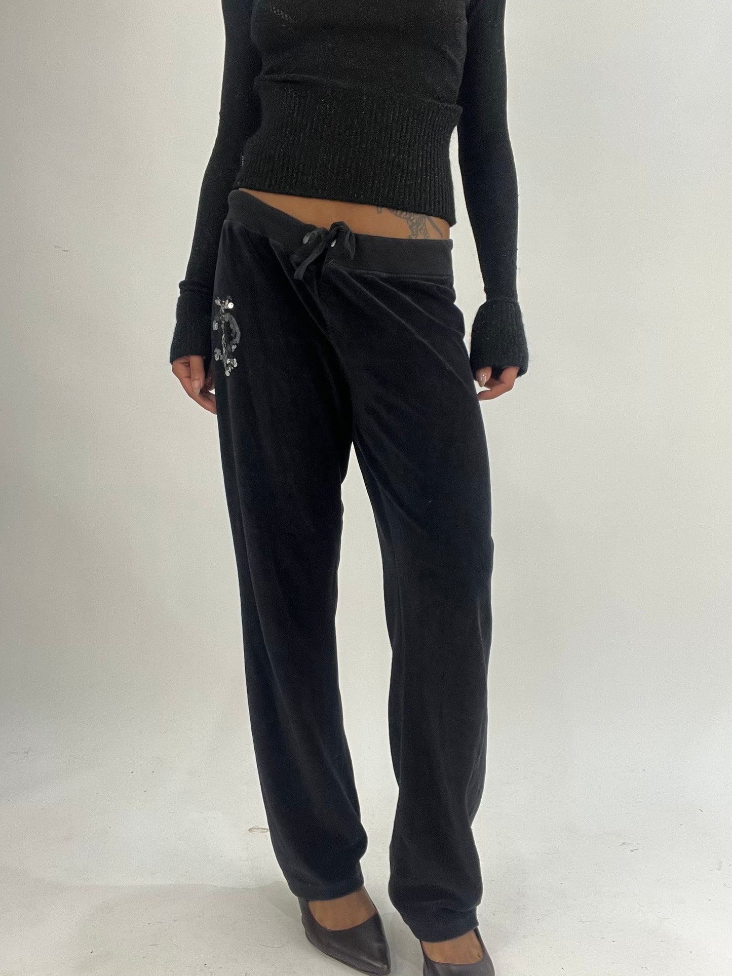 💚vintage edit thirty-five | medium black juicy couture tracksuit bottoms