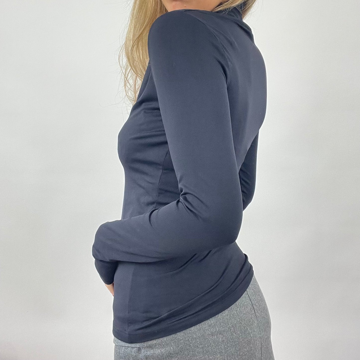 90s MINIMALISM DROP | small black long sleeve top