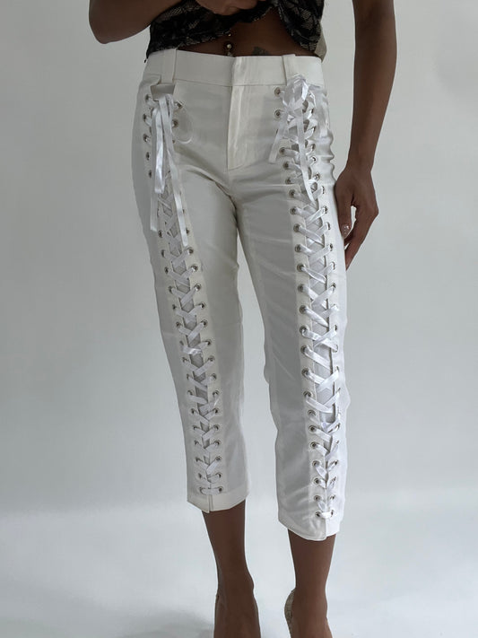 BEST PICKS | small white lace up ribbon cropped trousers