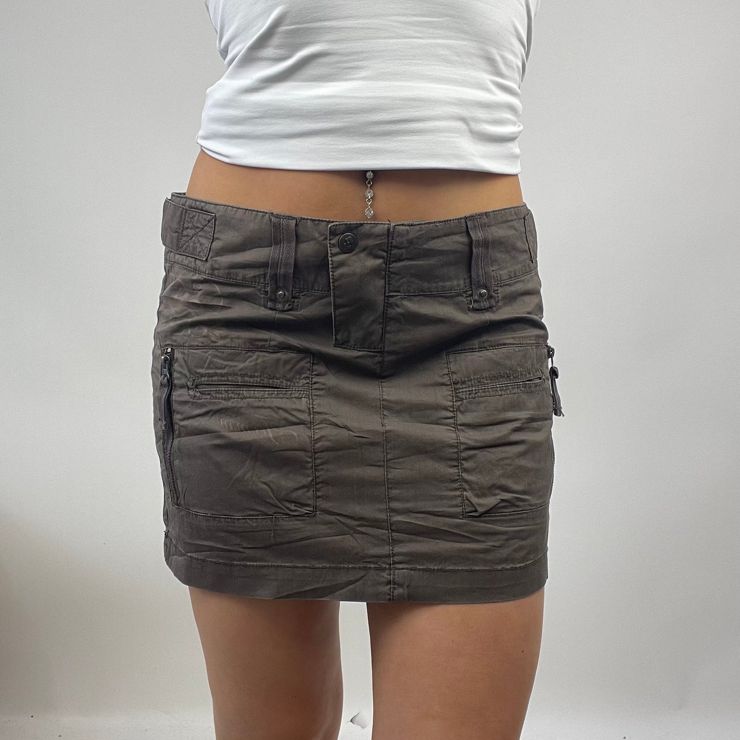 💻PARIS HILTON DROP | small brown cargo mini skirt