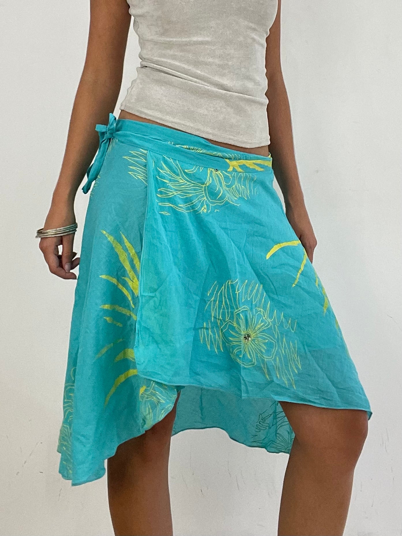 VINTAGE PICKS | medium blue asymmetrical tie side beach skirt