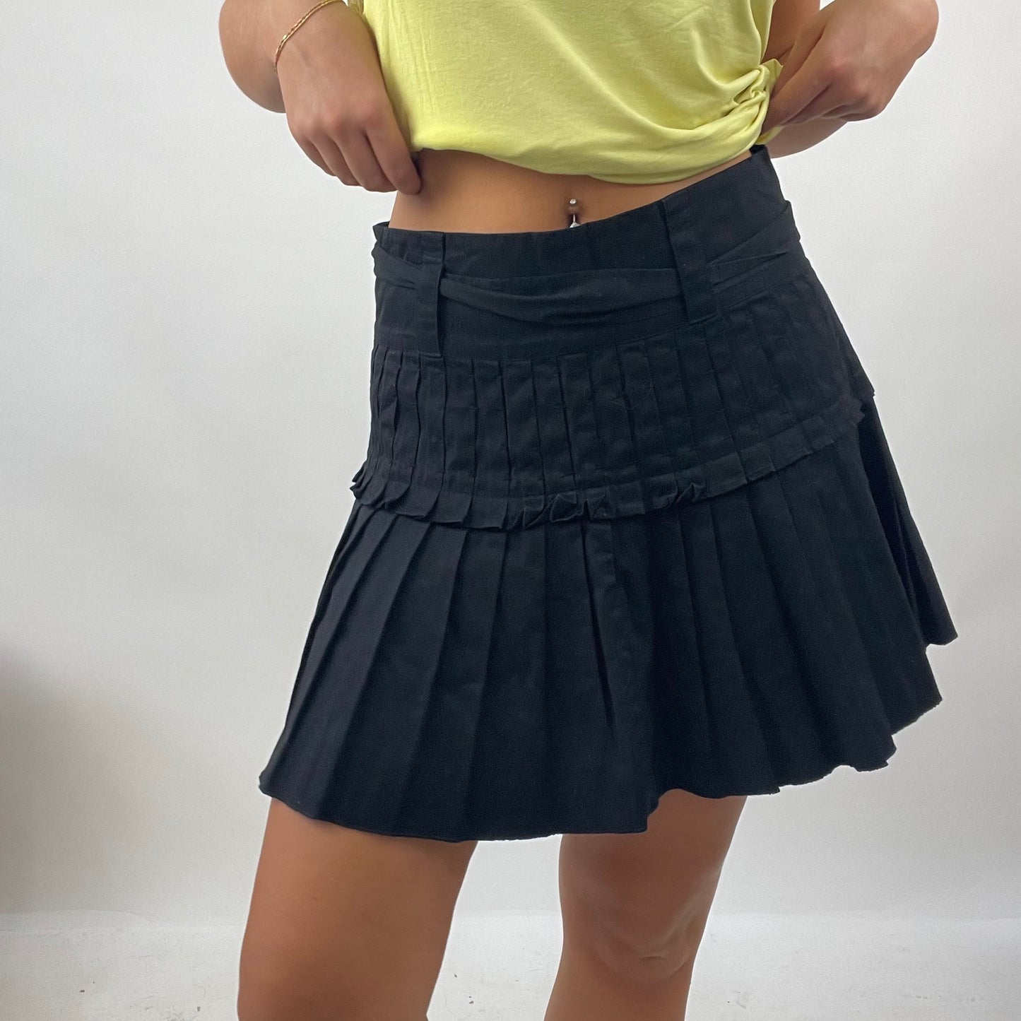 VINTAGE GEMS DROP | small black pleated tie back skirt