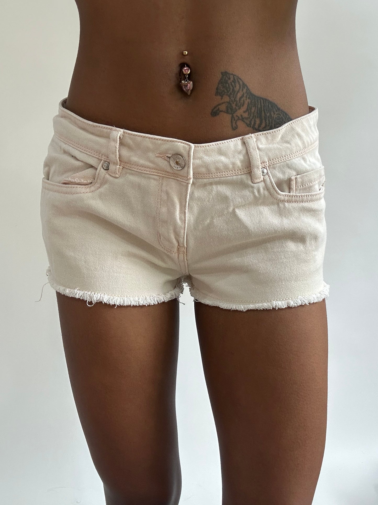 BEST PICKS | small white denim mini shorts