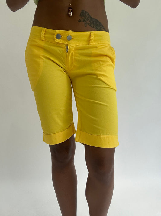 💚colourmaxxing drop | extra small yellow long shorts