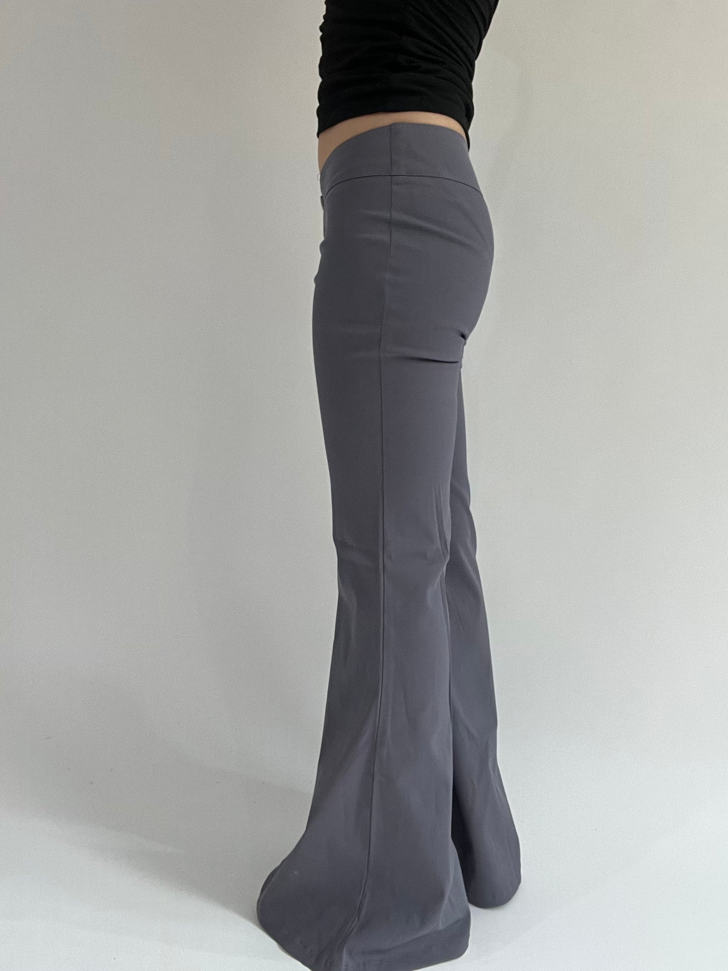 ‼️ | grey belt detail fitted trousers