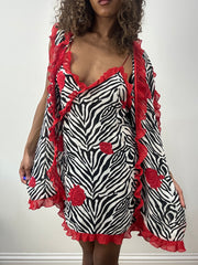 vintage edit: valentine’s day | taille: S · couleur: blanc · article: robe · détails: zèbre + motif