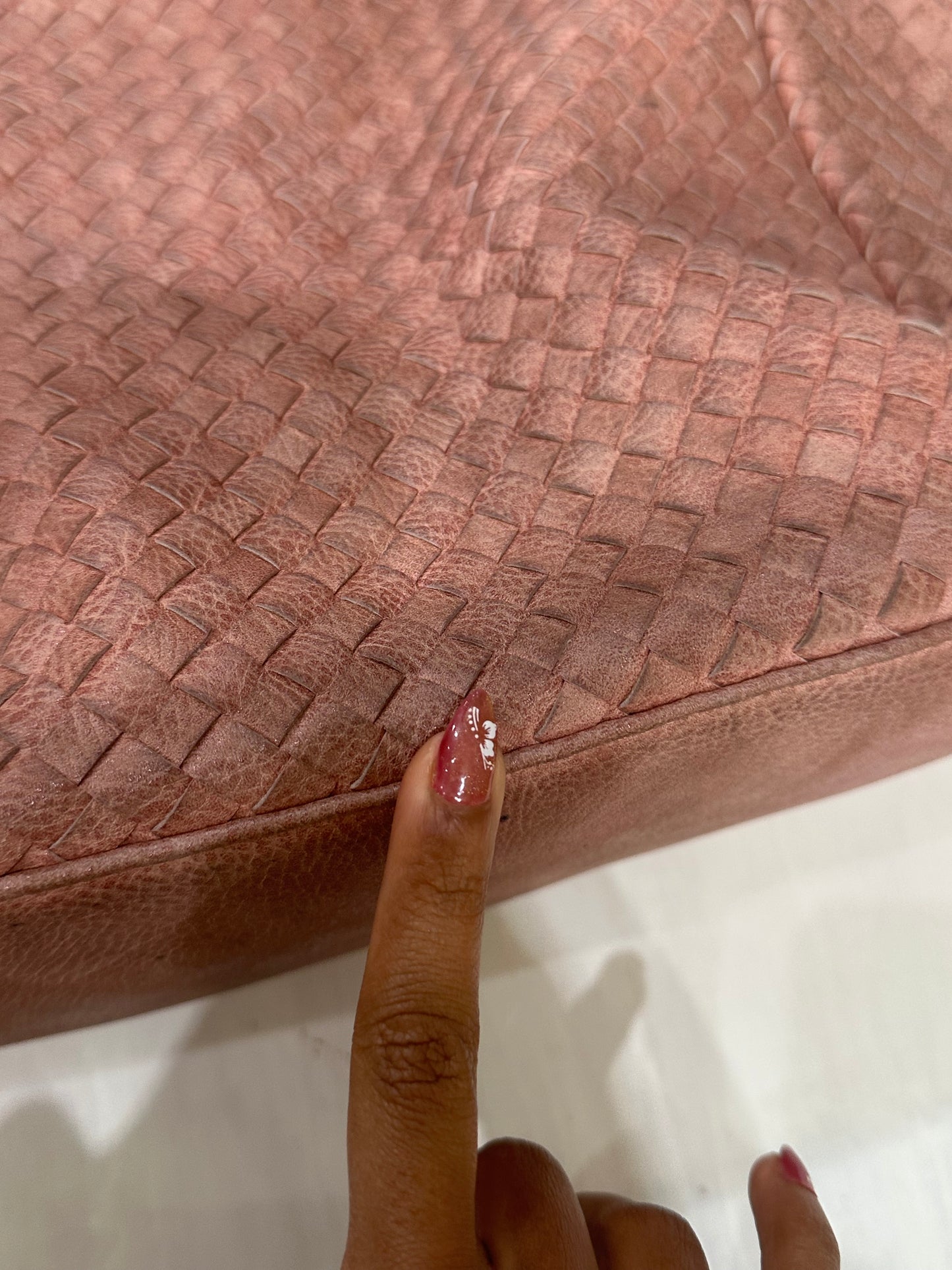 zara larsson drop | oversized pink woven shoulder bag
