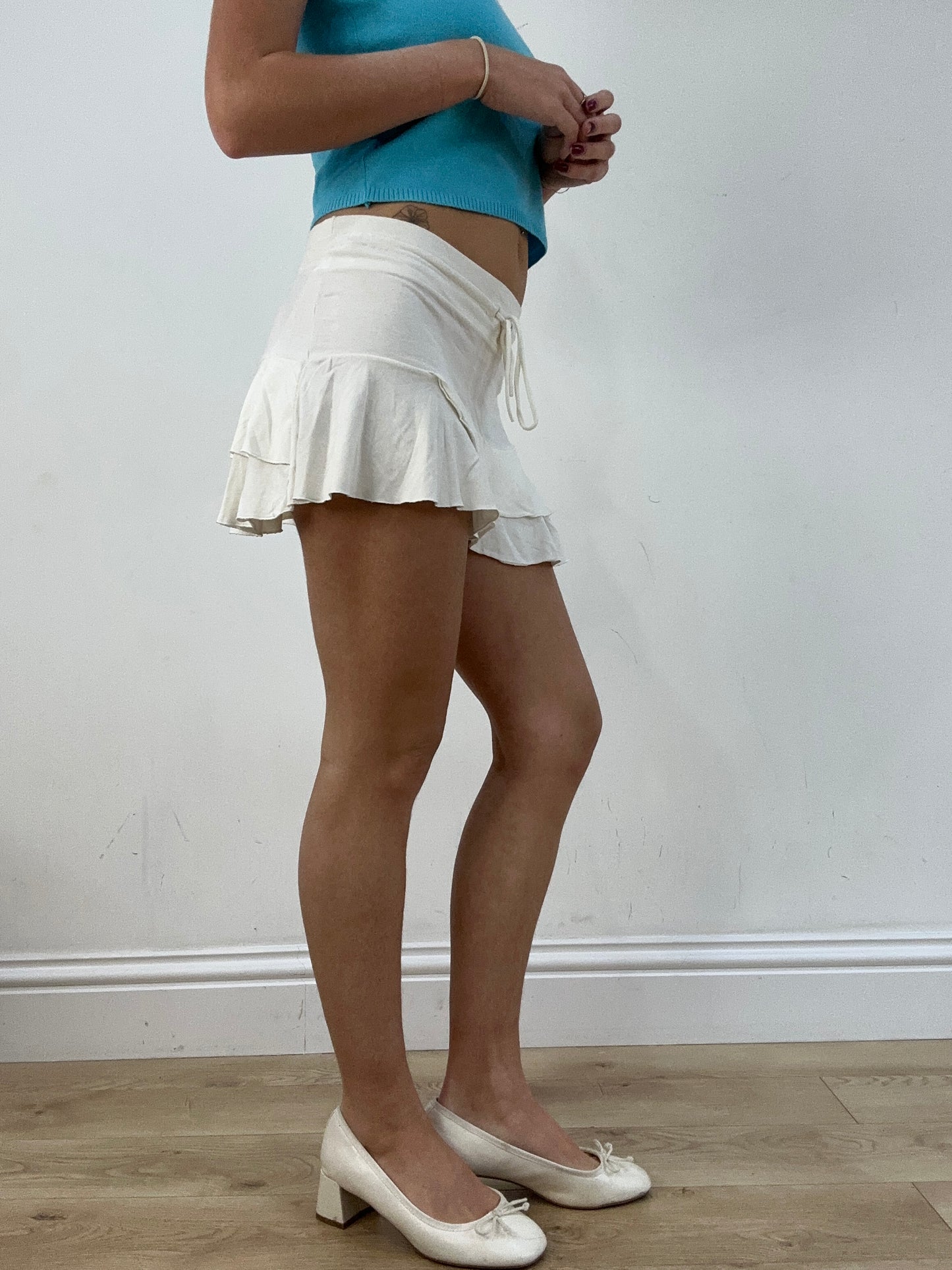 BEST PICKS | small white ruffle skirt