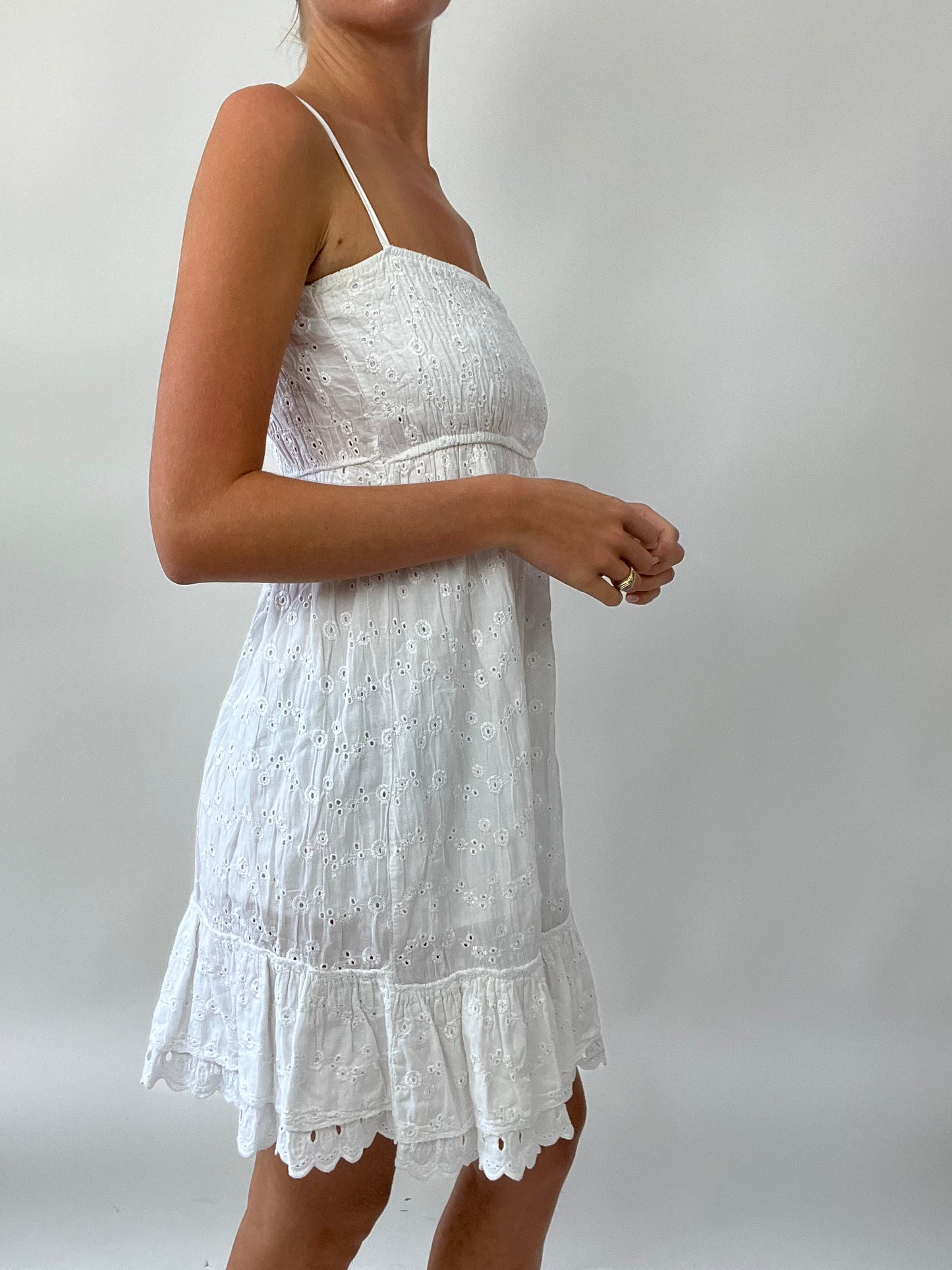 PUB GARDEN DROP | small white linen dress