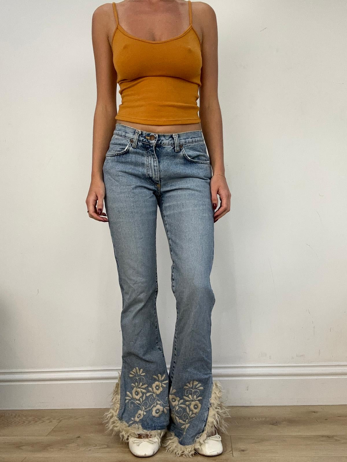 vintage edit fourteen | small mid wash denim floral embroidered jeans