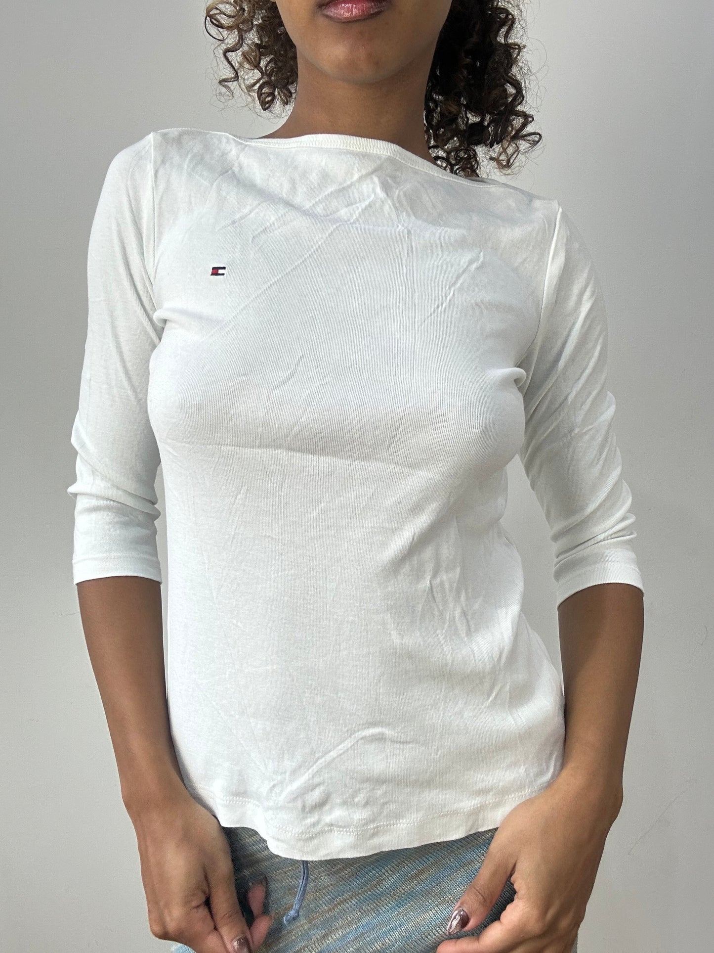 athleisure edit | small white tommy hilfiger 3/4 sleeve top