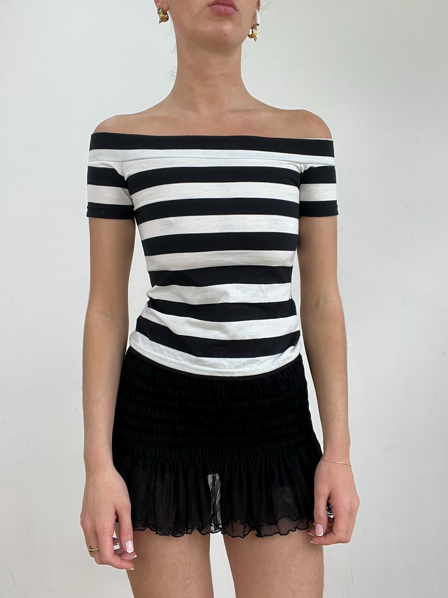 💻‼️ extra small black and white off the shoulder top