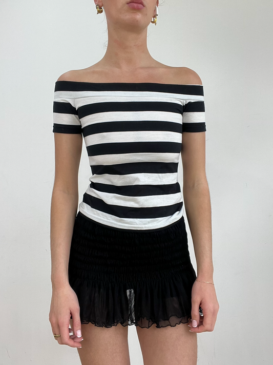 💻‼️ extra small black and white off the shoulder top
