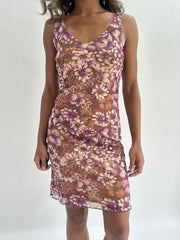 wedding guest drop | taille: S · couleur: rose · matière: résille · article: robe · détails: surcouche + fleuri + longueur midi