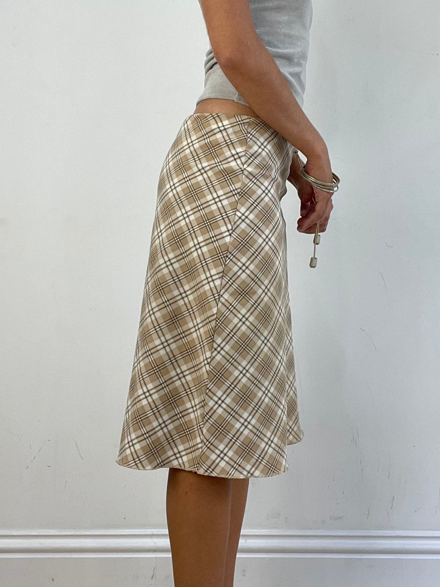 VINTAGE PICKS | small tan tartan midi skirt