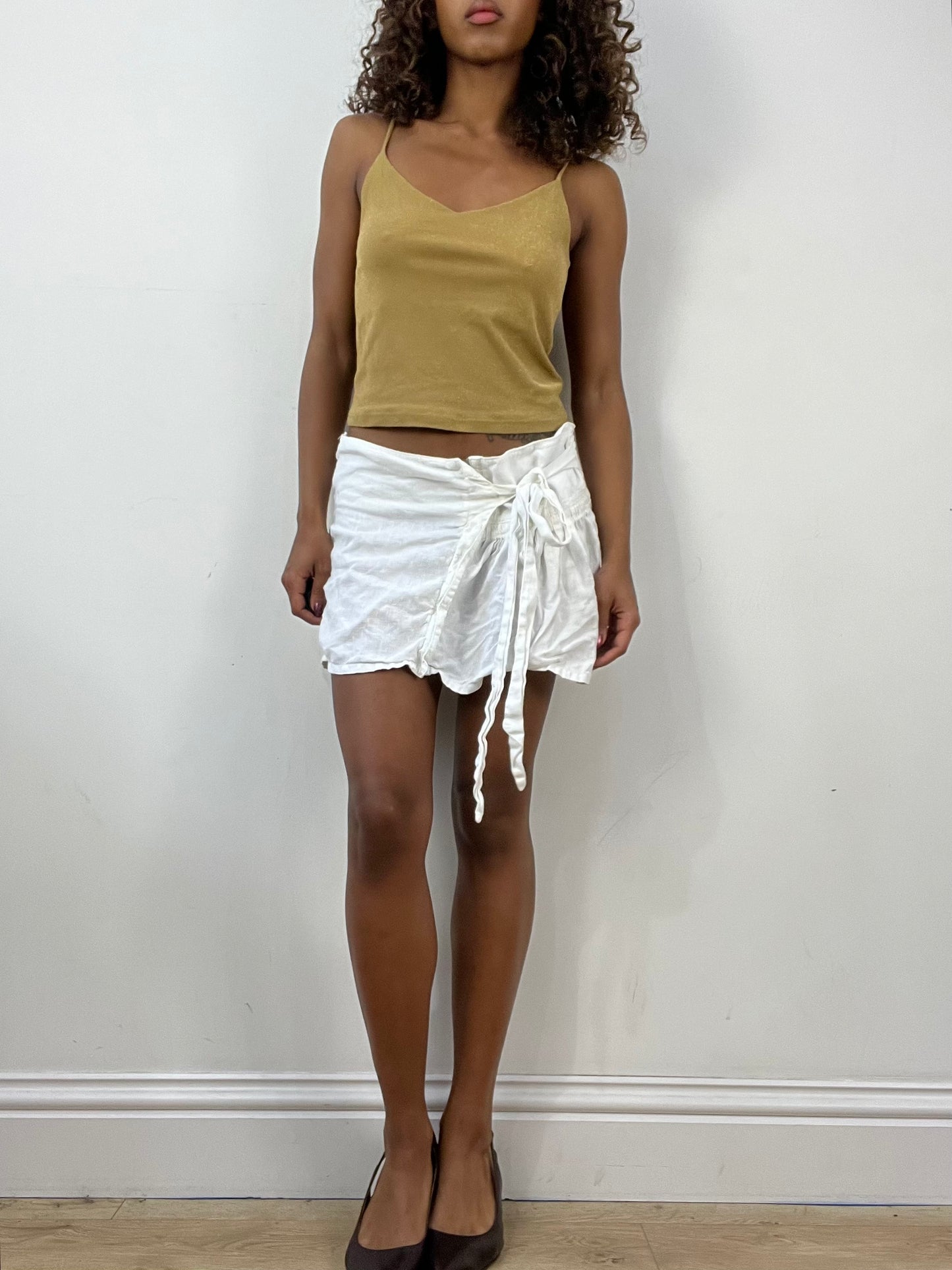 vintage edit thirty-four | medium white mini skirt with tie waist detail