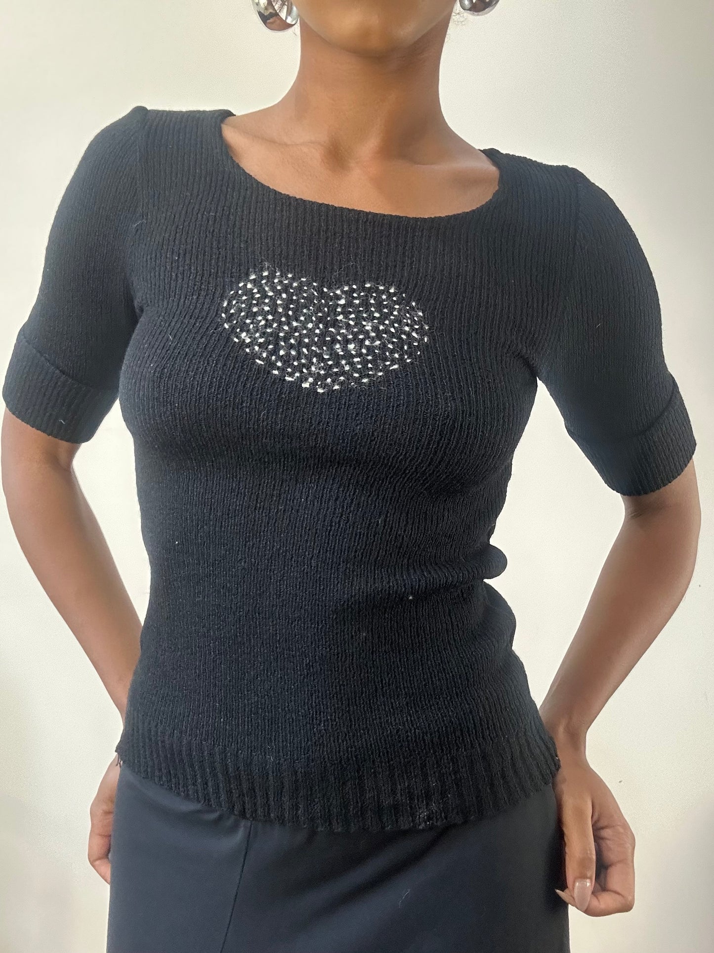 AUTUMN EDIT | small black knit short sleeve top with heart detail