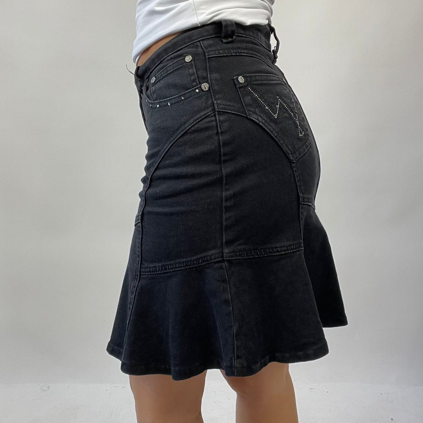 90s MINIMALISM DROP | small black denim midi skirt