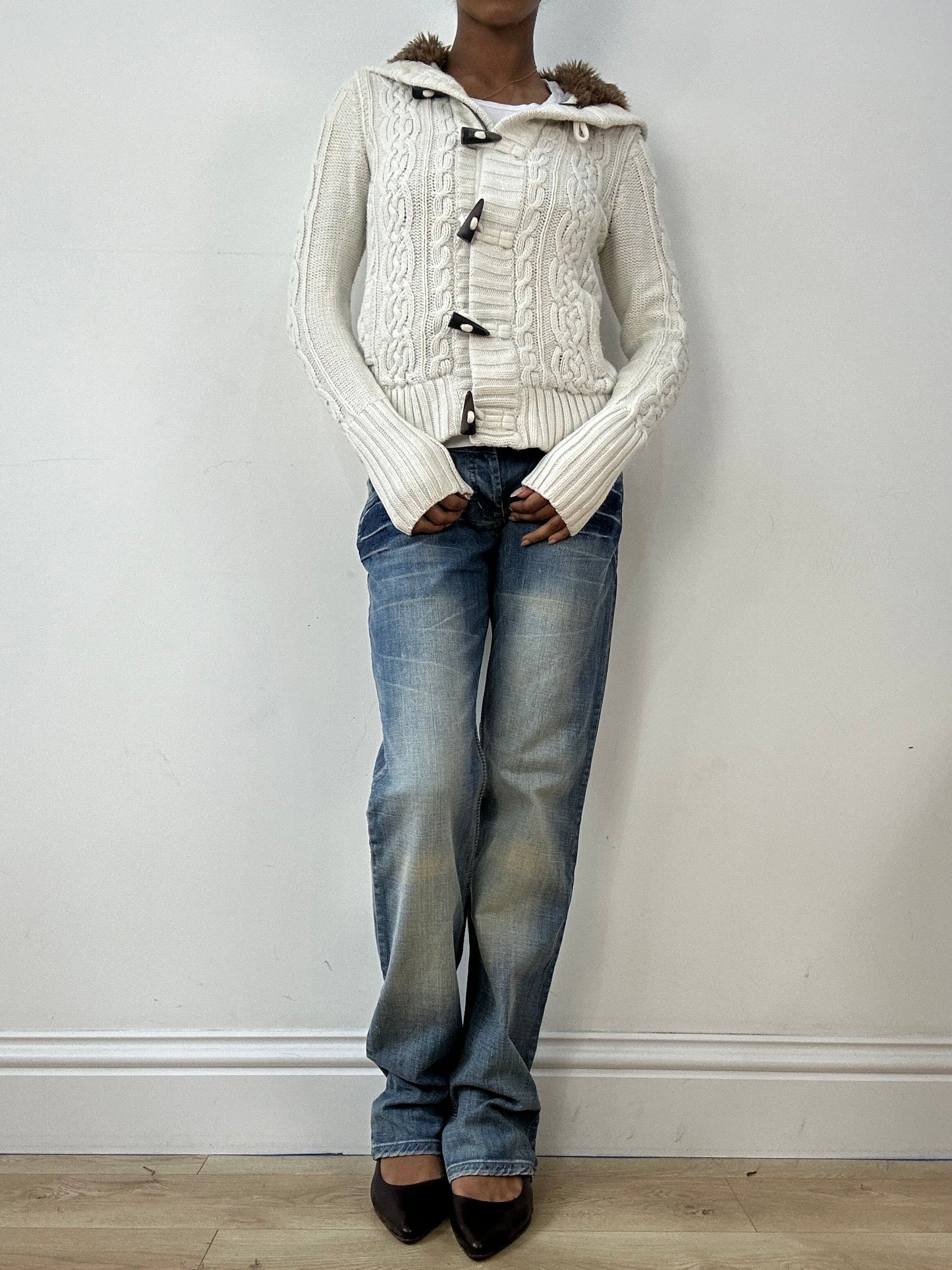 vintage edit fifteen | medium white knit and faux fur pimkie hooded jumper