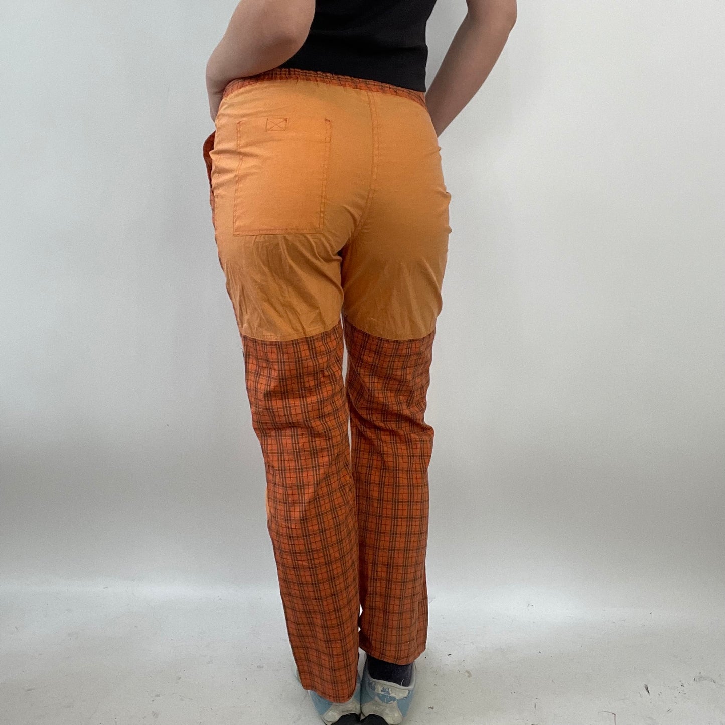 HIPPY CHIC DROP | small orange checked trousers with drawstring detail