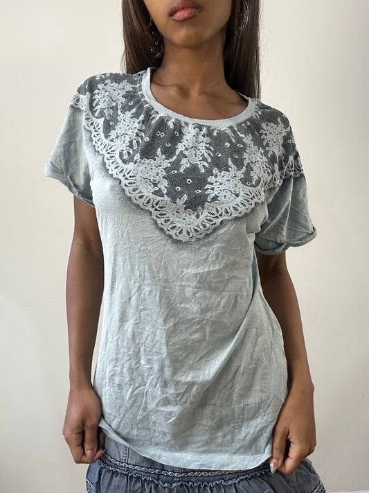 2016 edit | small/medium liu jeans blue lace print t-shirt