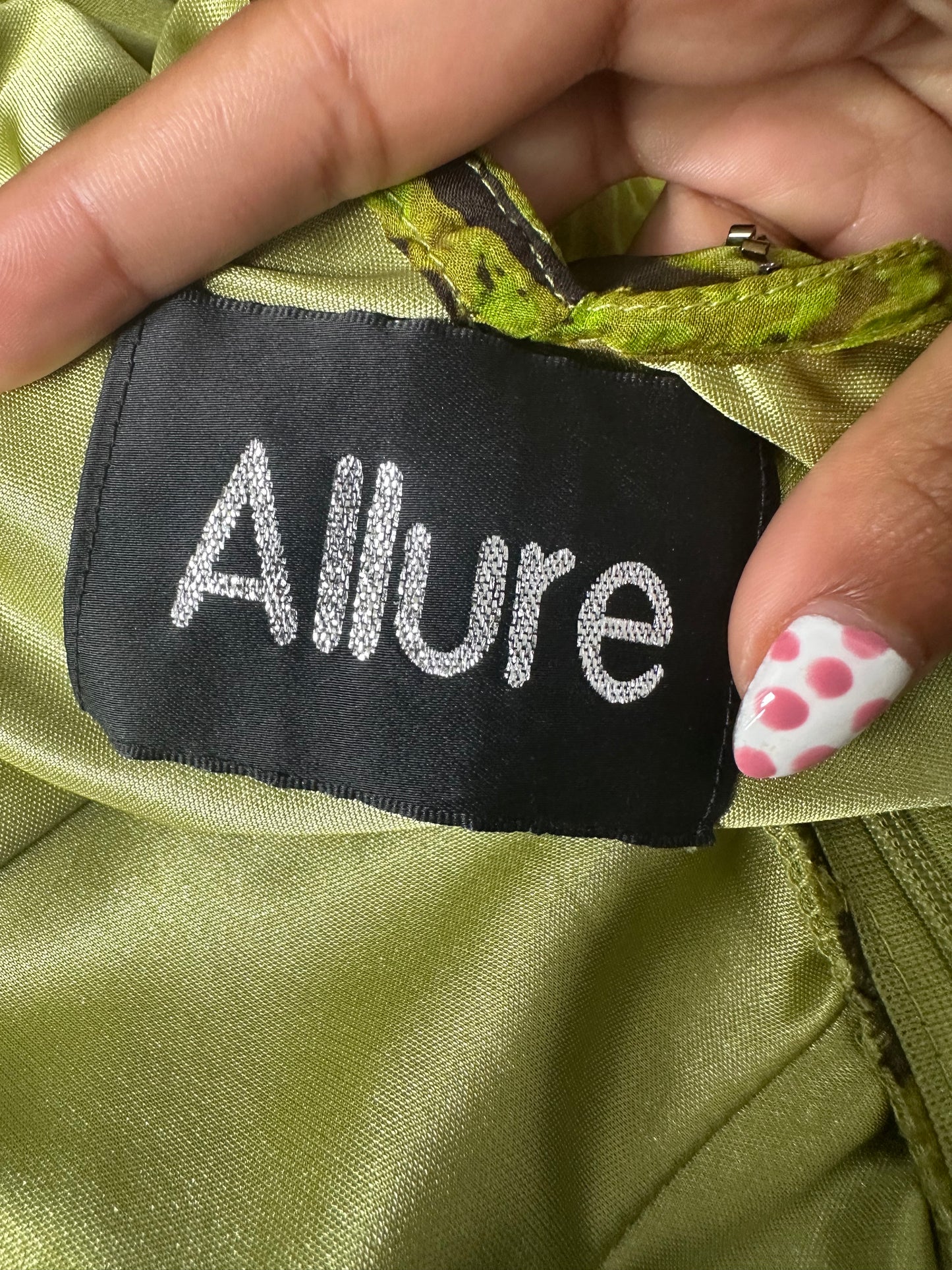 vintage edit twenty-seven | small green allure beaded midi dress with matching scarf