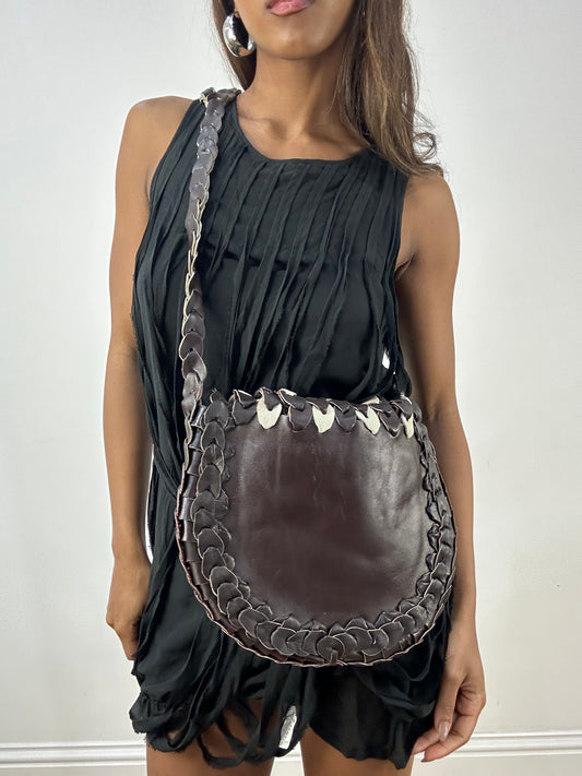 vintage edit: indie sleaze | brown faux leather woven shoulder bag