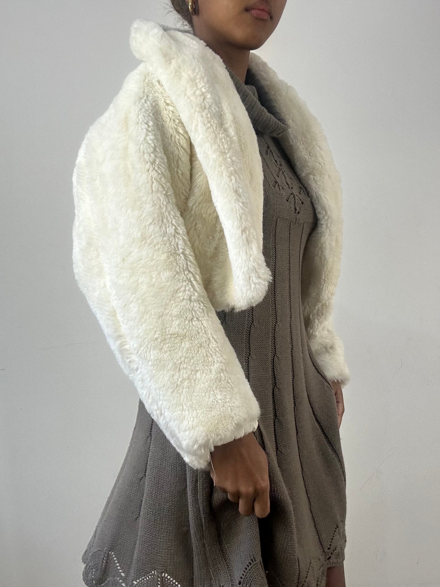 winter edit | medium cream faux fur cropped jacket