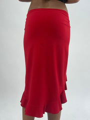 💚vintage edit thirty-five | taille: XS · couleur: rouge · article: jupe · détails: asymétrique + volants + longueur midi