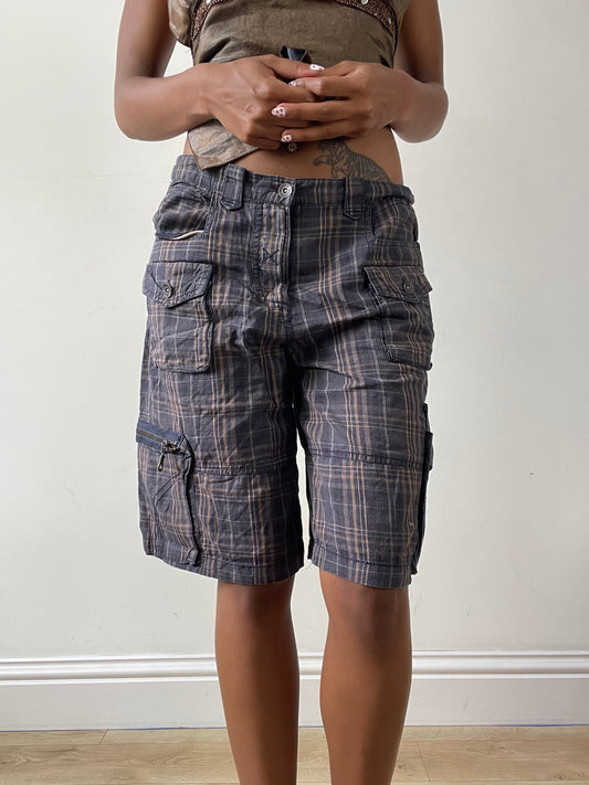 vintage edit twenty-nine | medium plaid oversized shorts