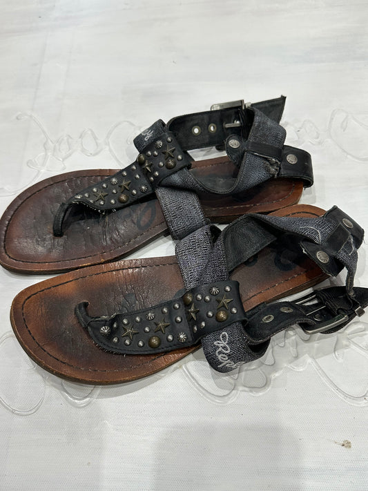 vintage edit: fashion week | UK6 black replay gladiator sandals