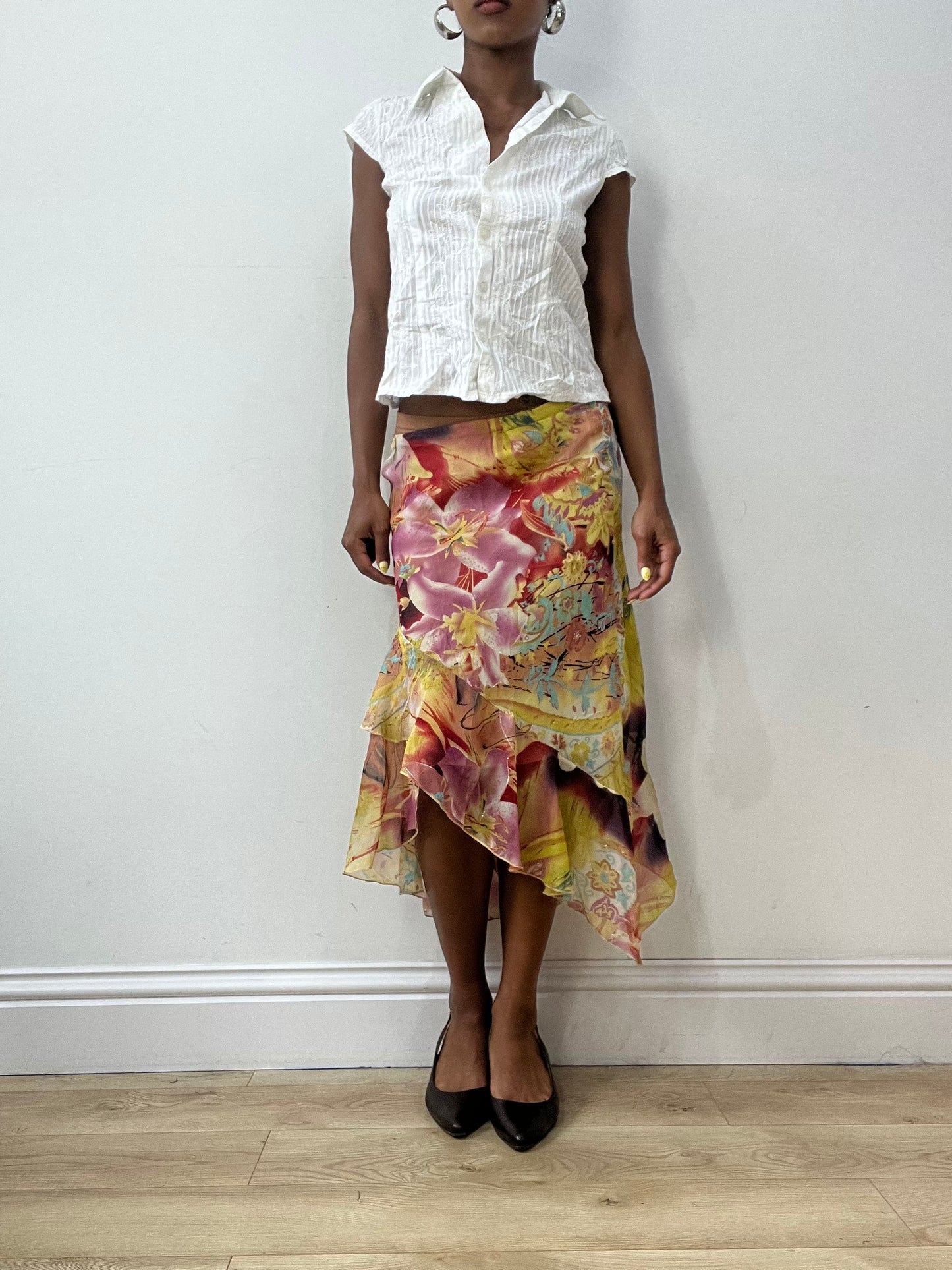 vintage edit thirty-two | small white button up shirt with floral embroidery