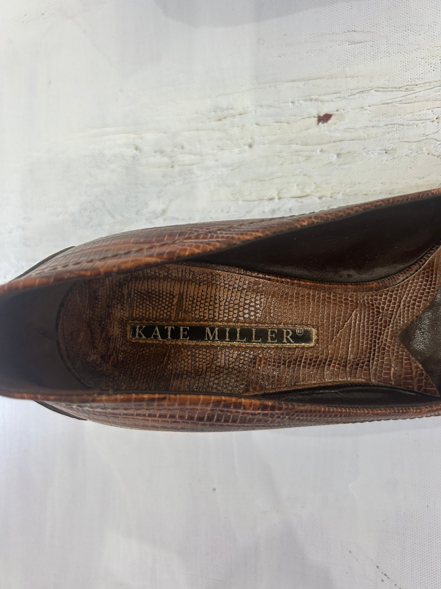 SATC drop | UK 6 brown heels with a snake like pattern
