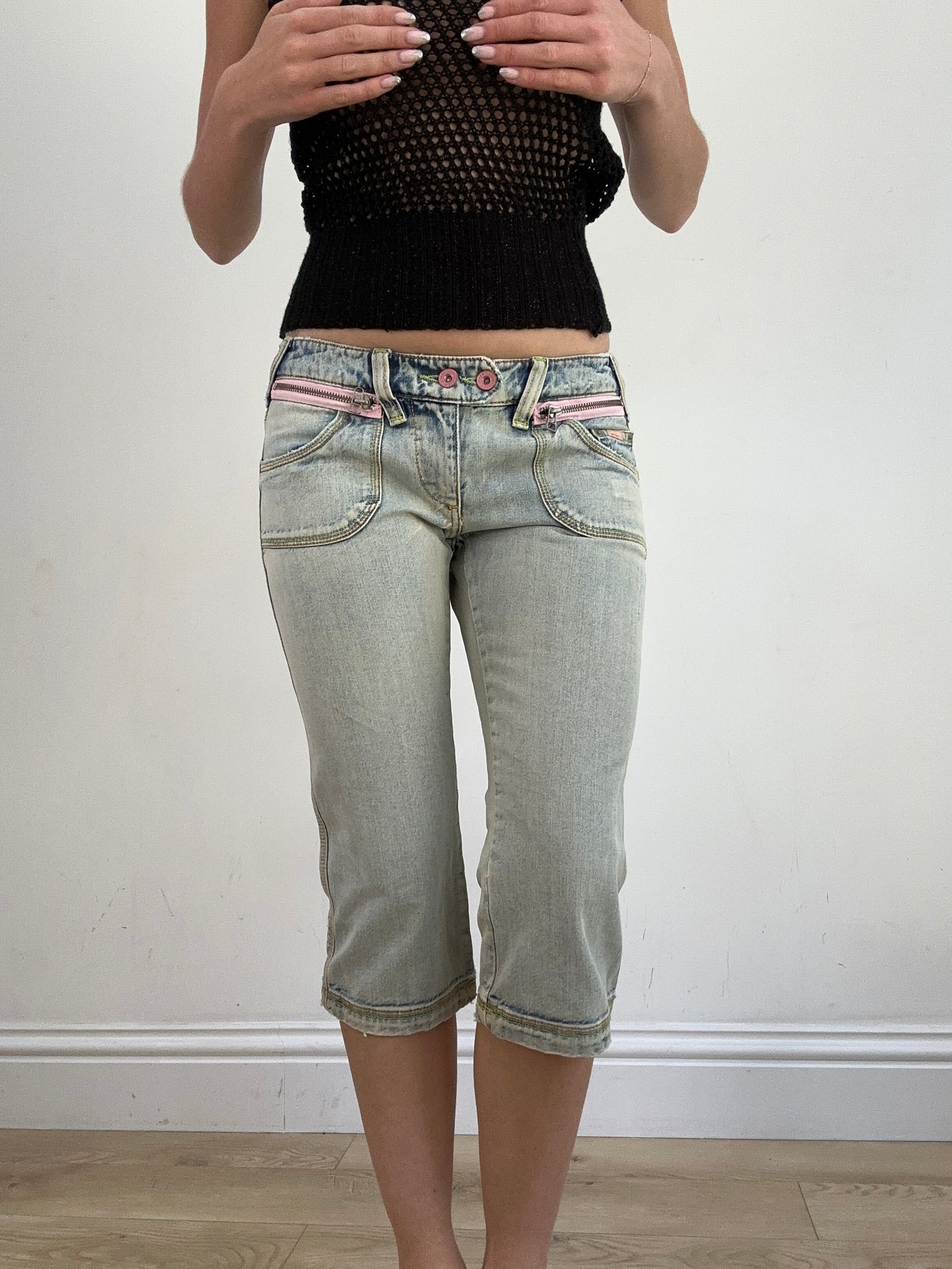 summer edit | small light wash capri style jeans