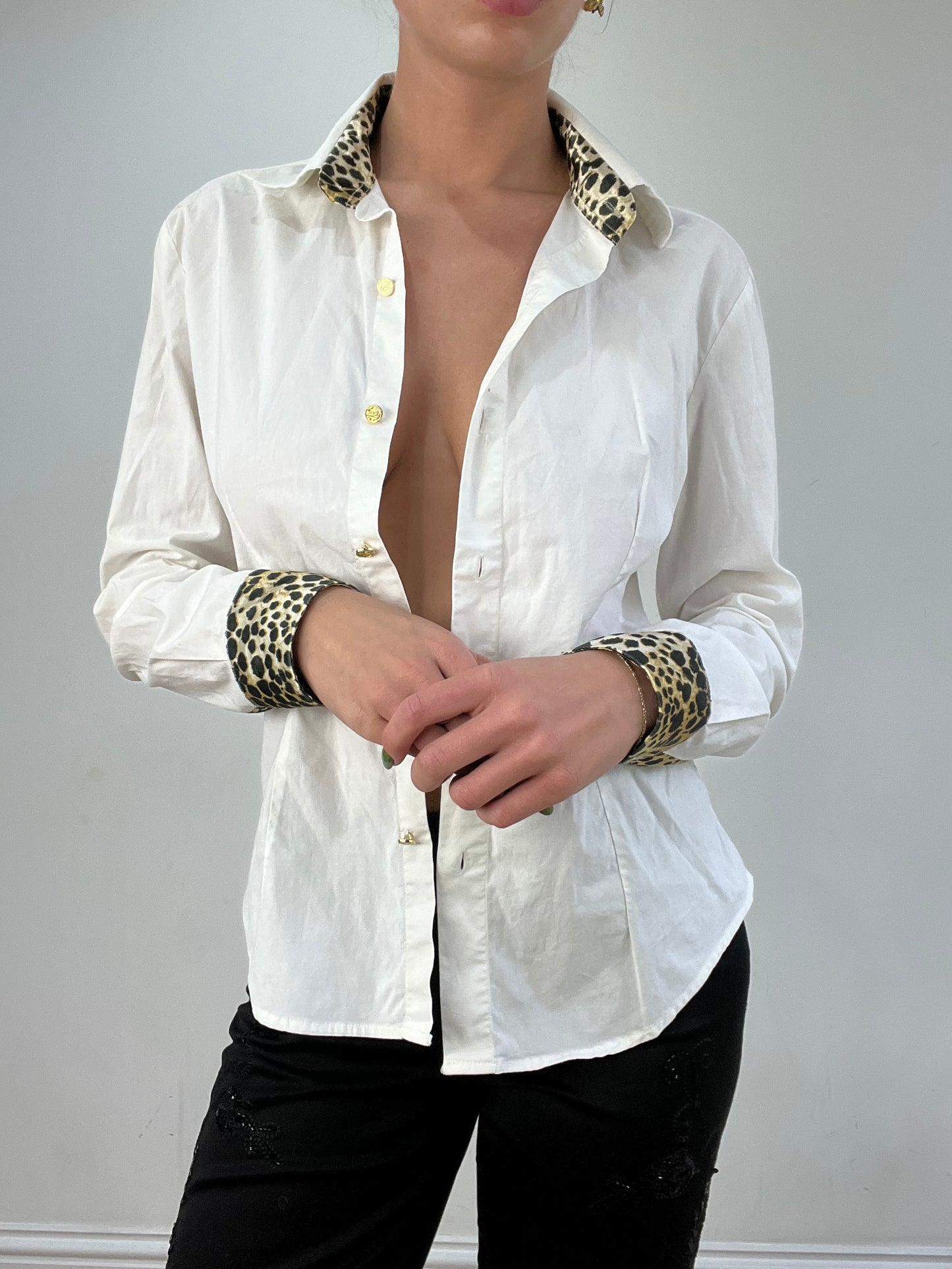vintage edit seventeen | medium white roberto cavalli tiger print shirt
