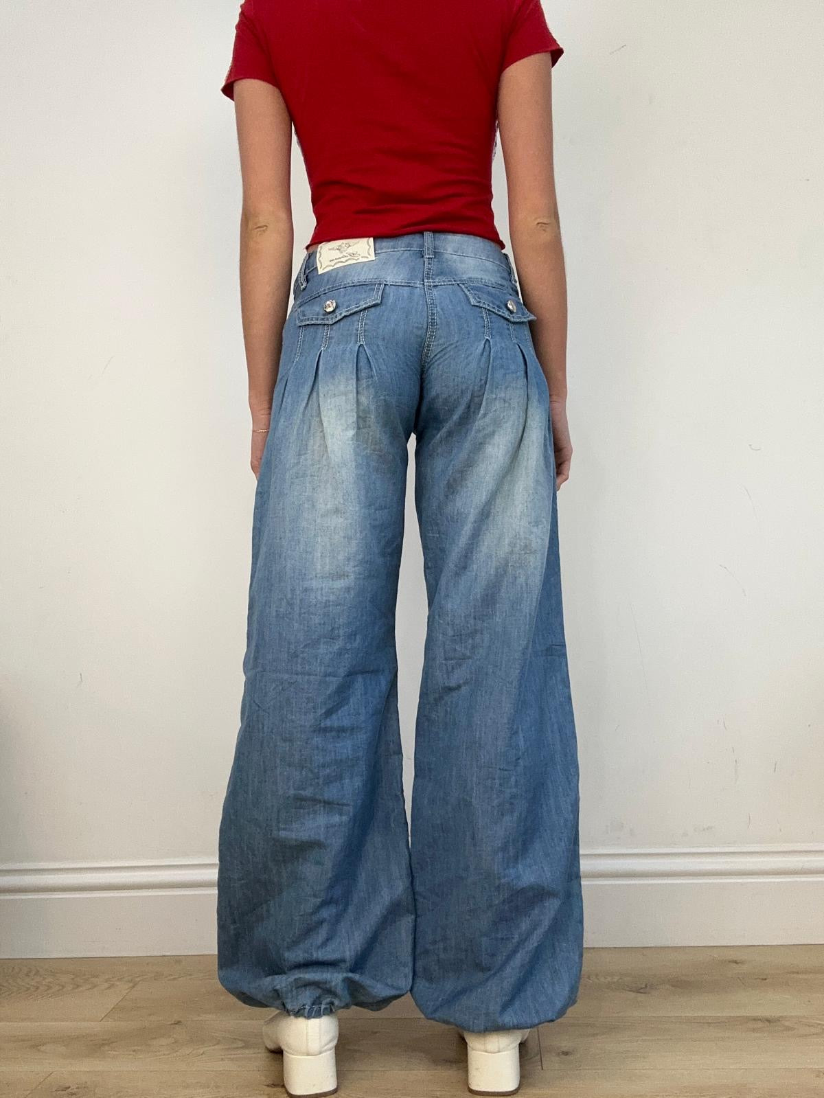 vintage edit fourteen | small light wash bubble style jeans